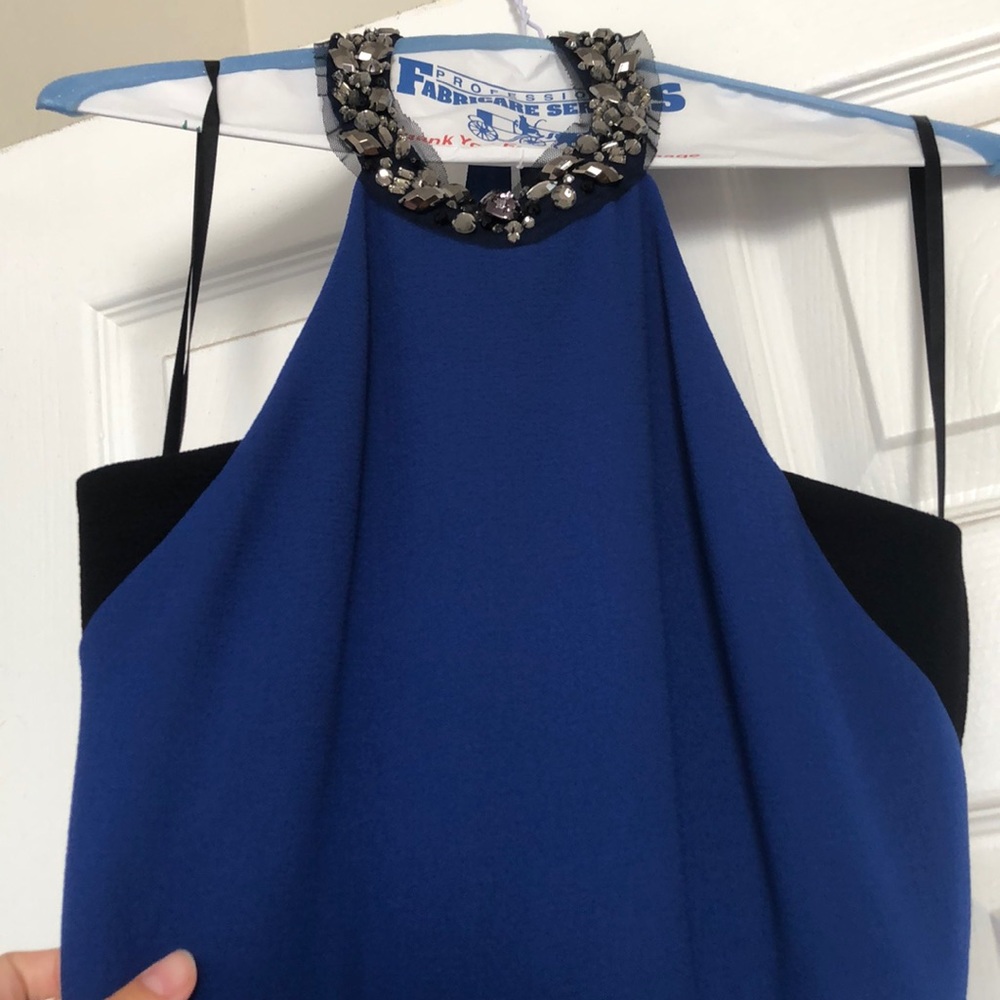 Gown - Picture 2 of 6